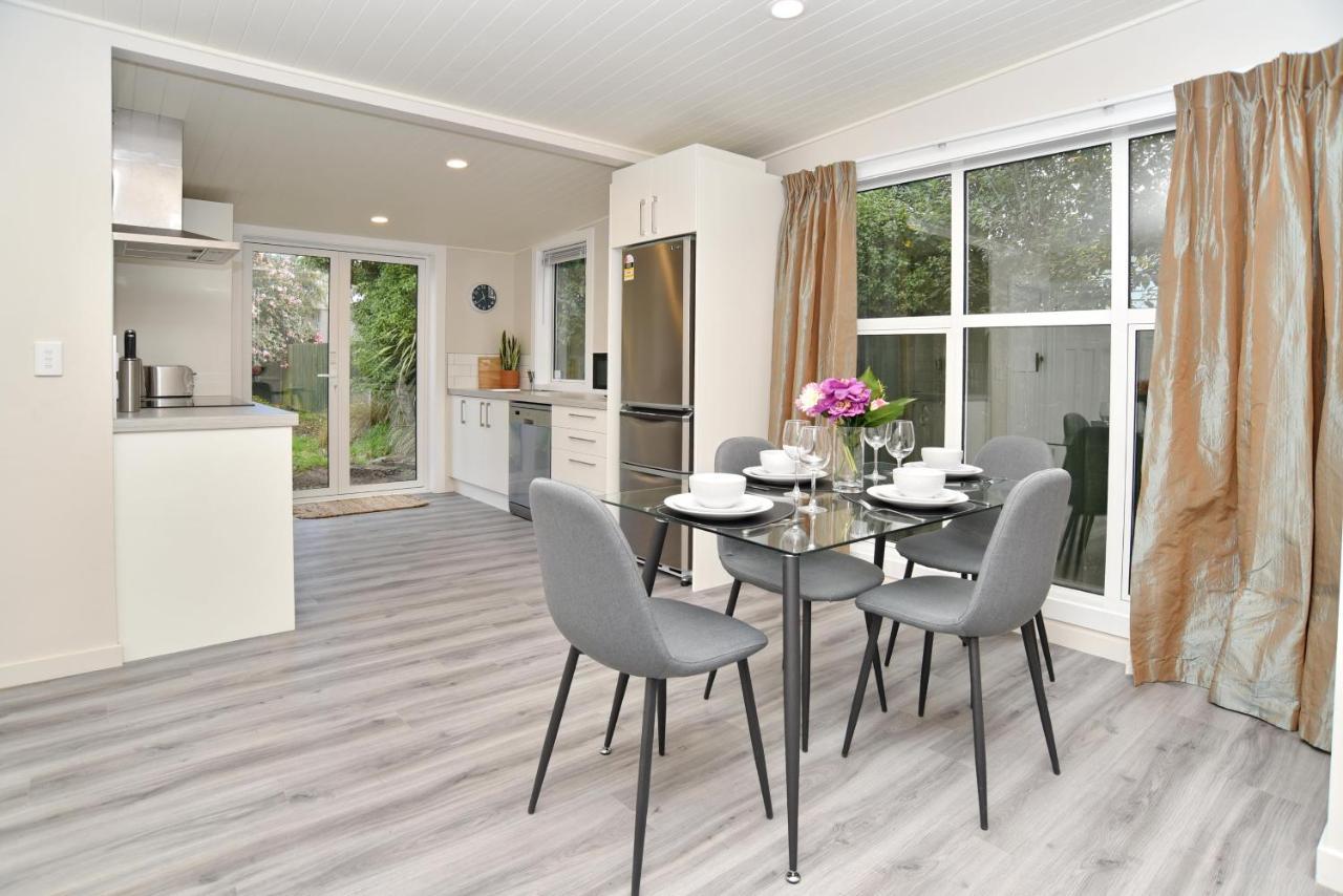 Albemarle Villa - Christchurch Holiday Homes Ngoại thất bức ảnh
